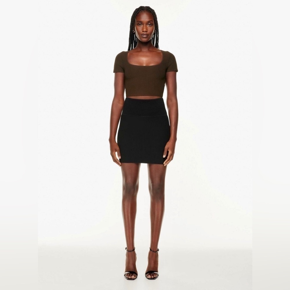 🆕Aritiza Babaton - Sculpt Knit Mini Skirt